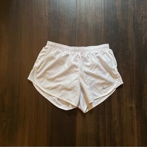 NIKE Women’s White Tempo Shorts Small